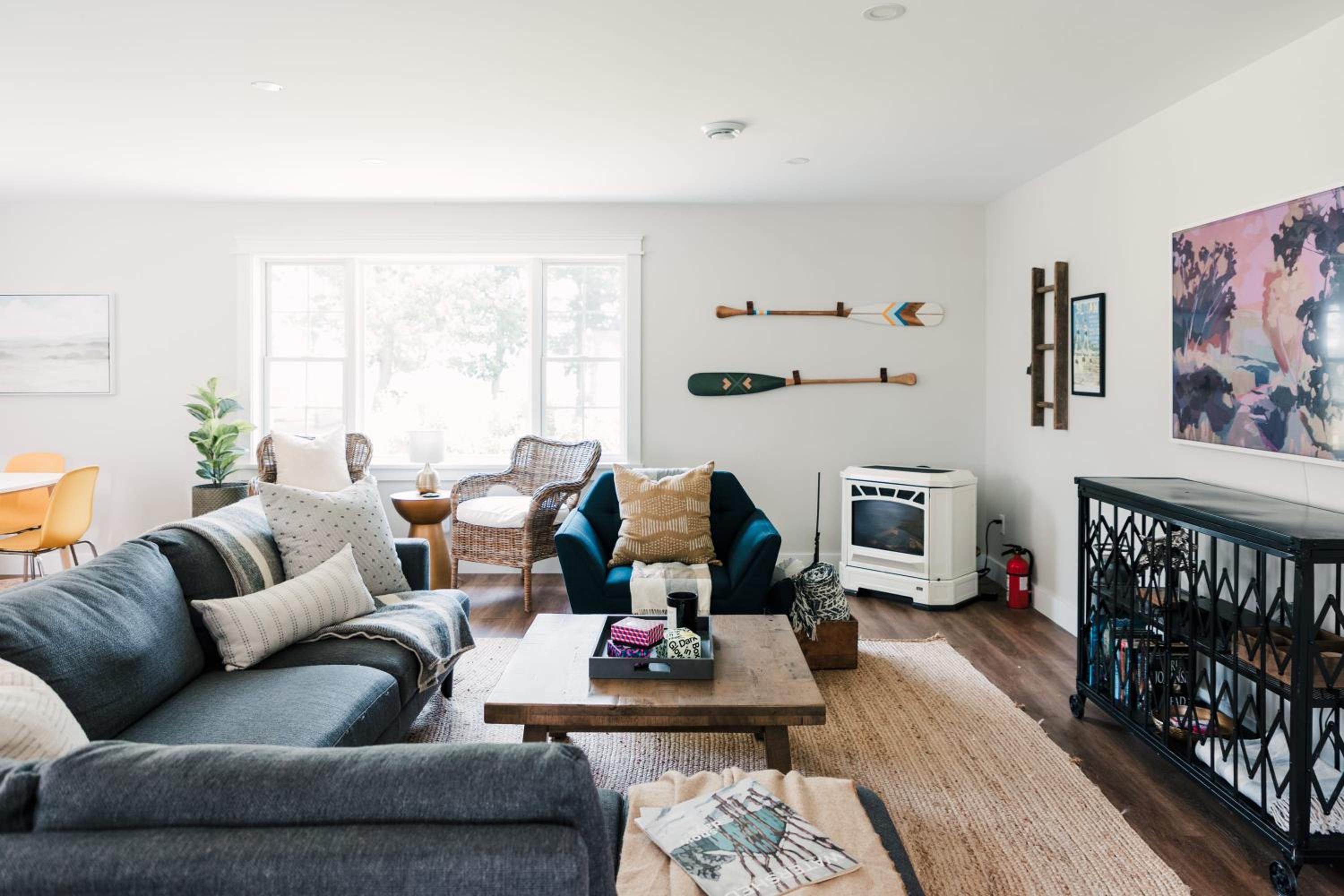 The Beachside Burrow - Next to Sandbanks w Hot Tub ST-2022-0035