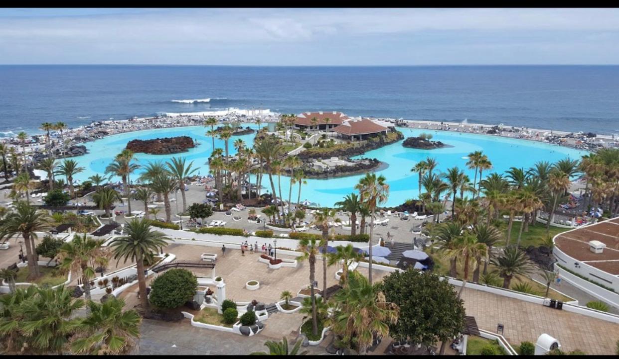 Estudio Ático Sol y Playa piscina