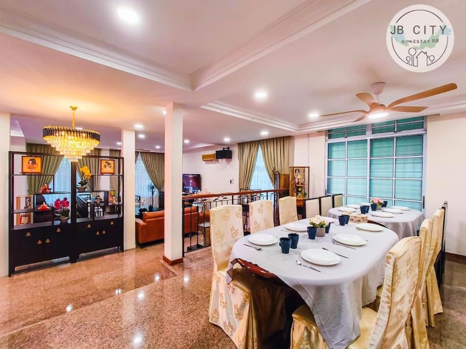 JB Town Villa by RR JBcity