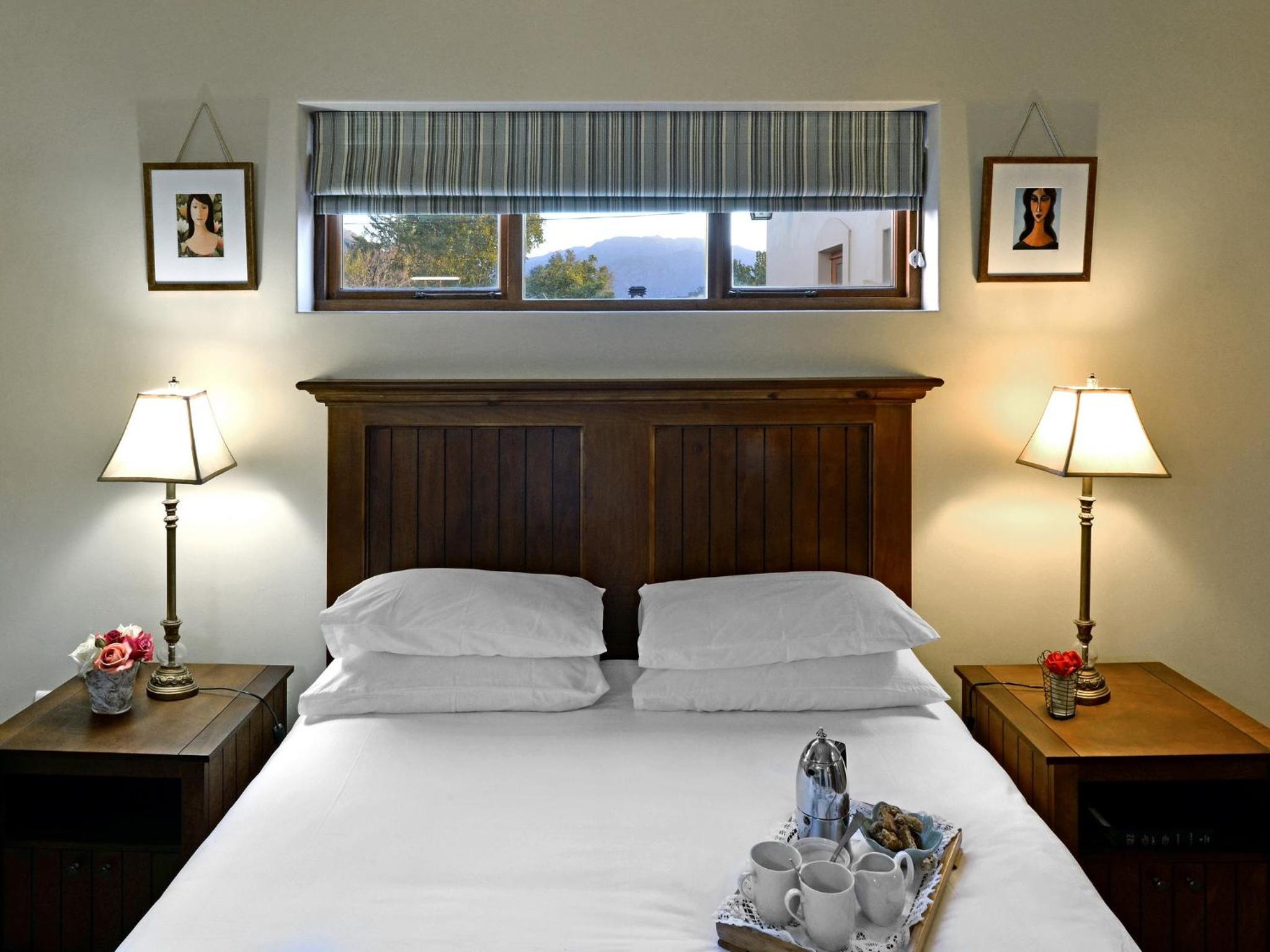 Petit Plaisir is a romantic self-catering cottage on the side of the village no2