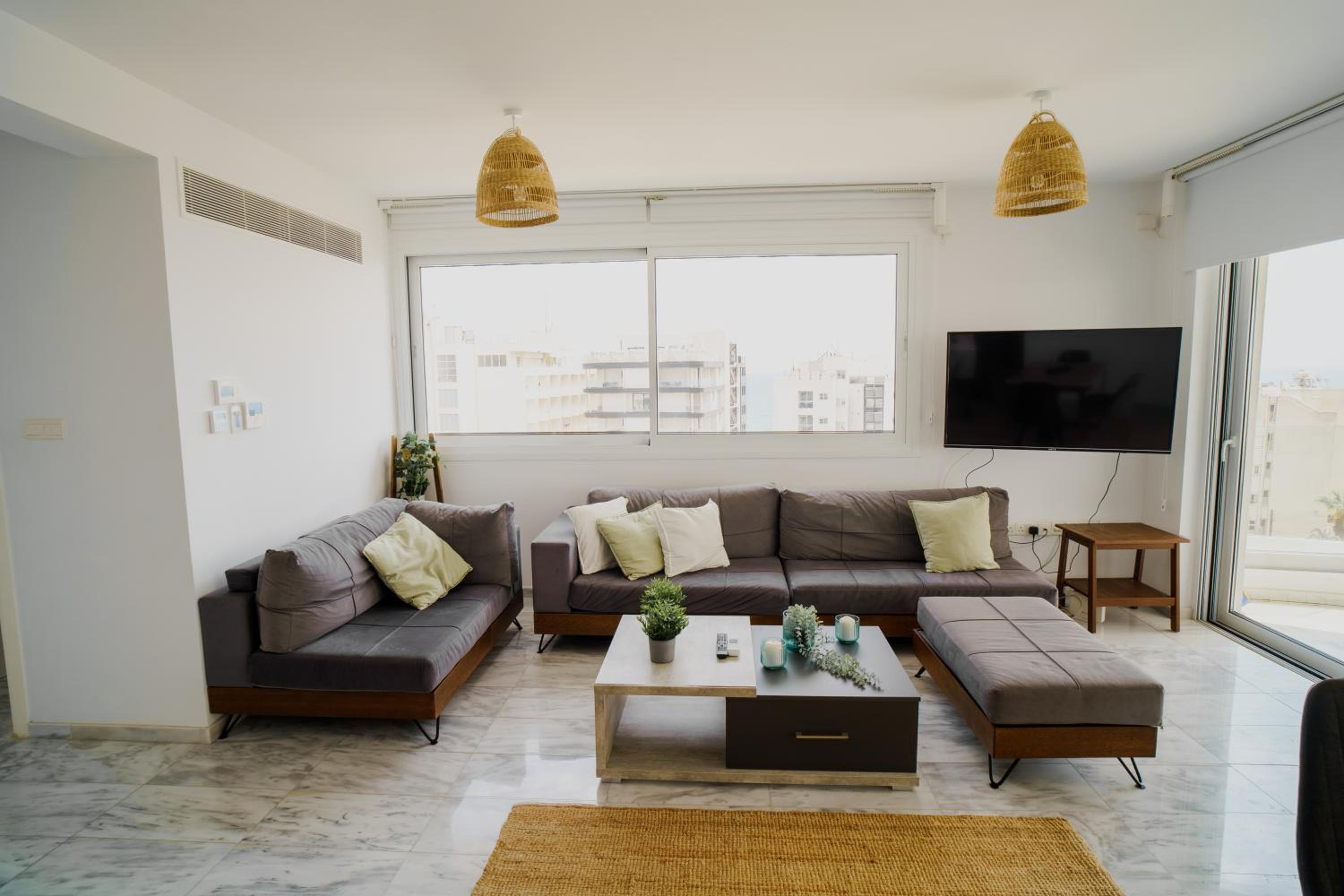 Seaview Pearl in Mackenzie with Pool & Jacuzzi