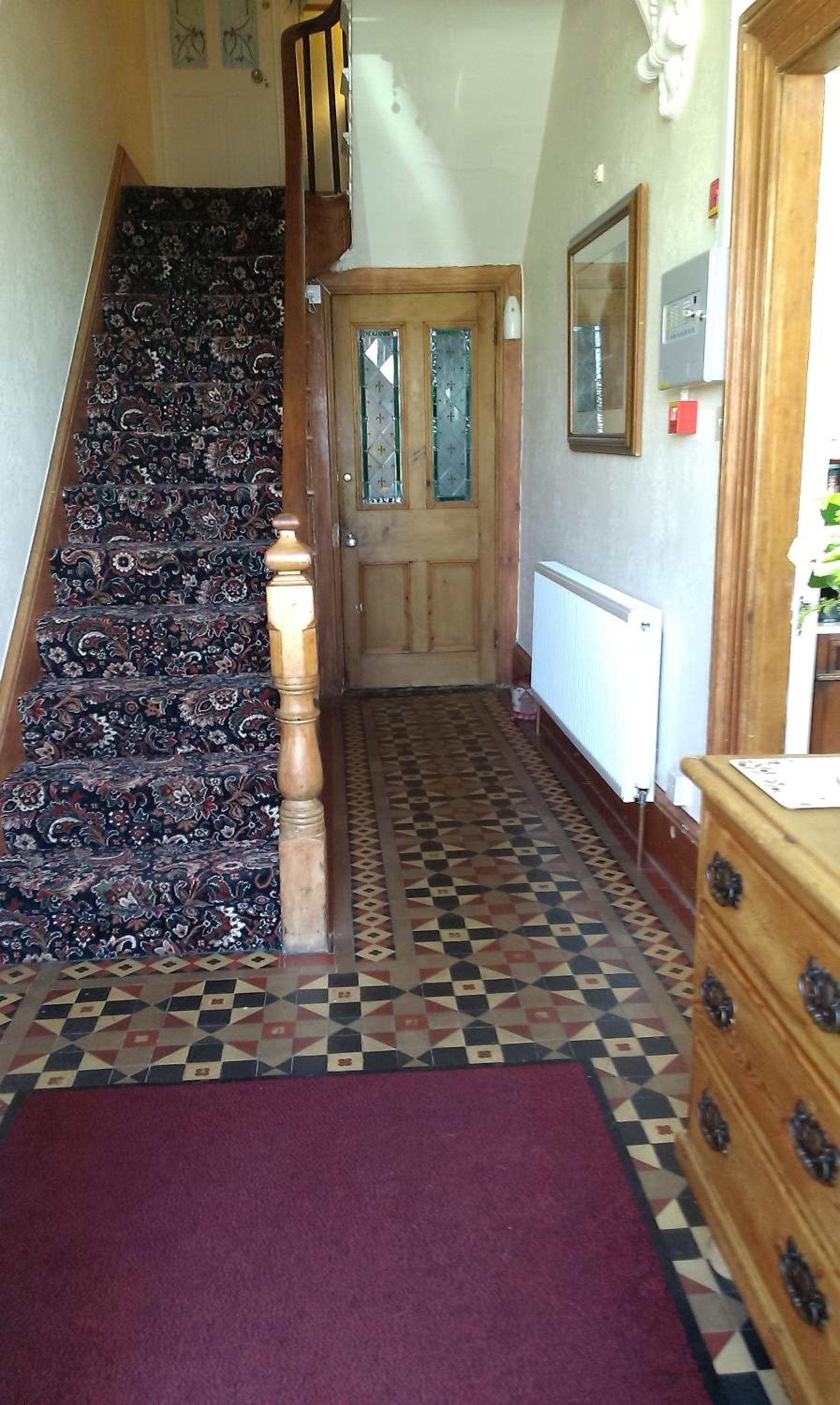 Min y Don Guest House