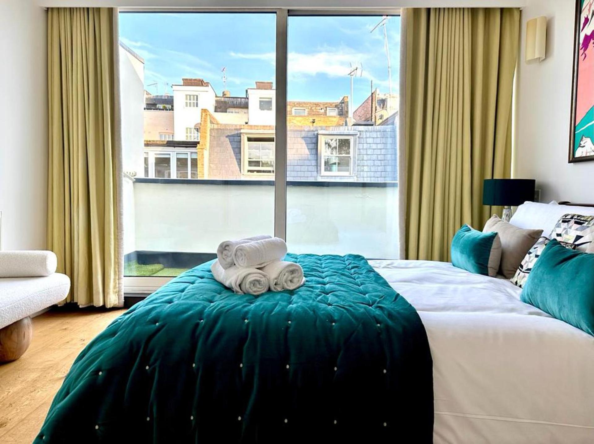 3 bdrm Notting Hill Mews house - 2 balconies