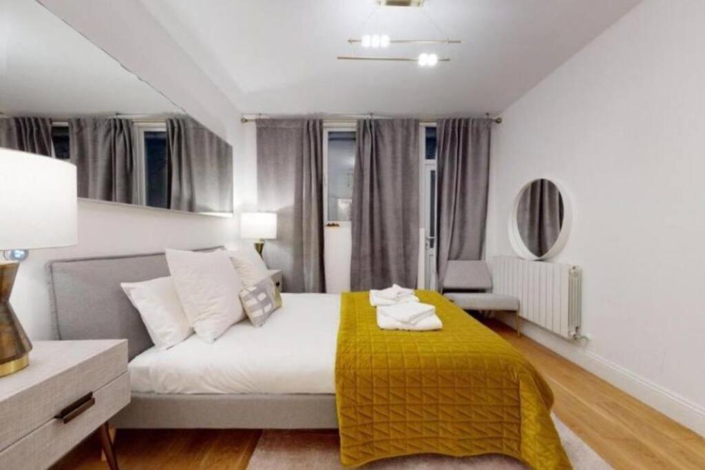 Stunning Hyde Park Home, Ground Floor Maisonette, Duplex, near Tube Metro Stations