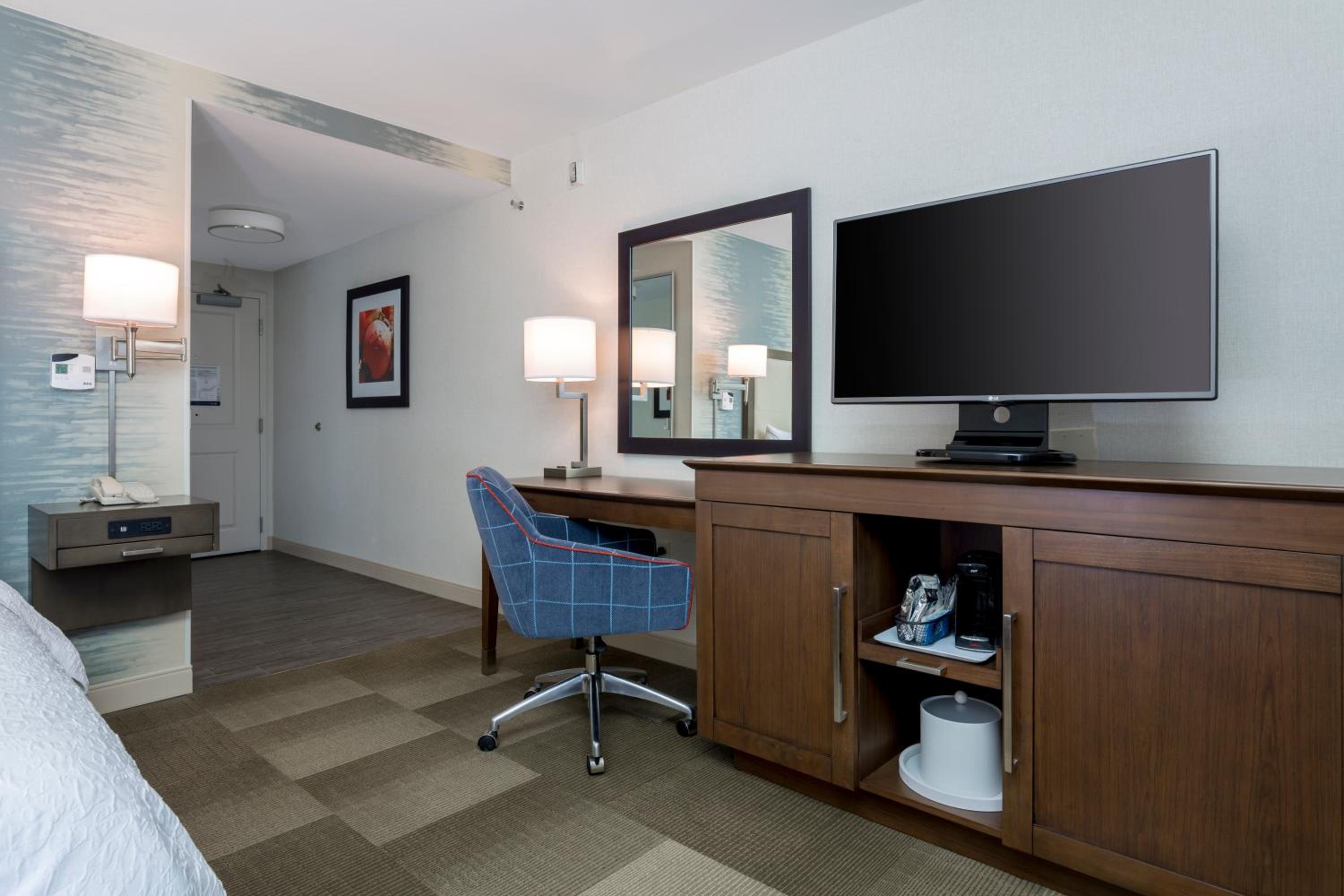 Hampton Inn  Suites San Diego-Poway - Property Image 2