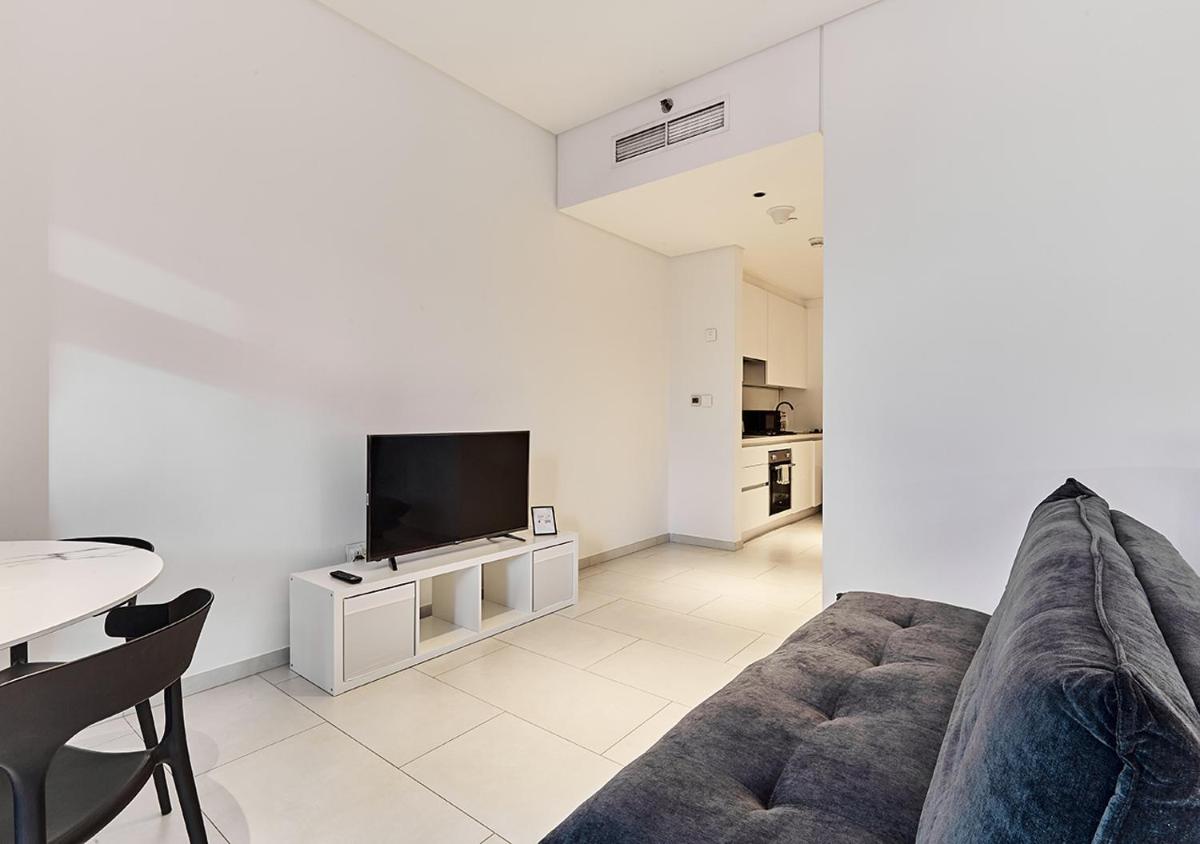 Luxury Studios with Burj Khalifa & Canal View in Downtown - Marquise Square Tower