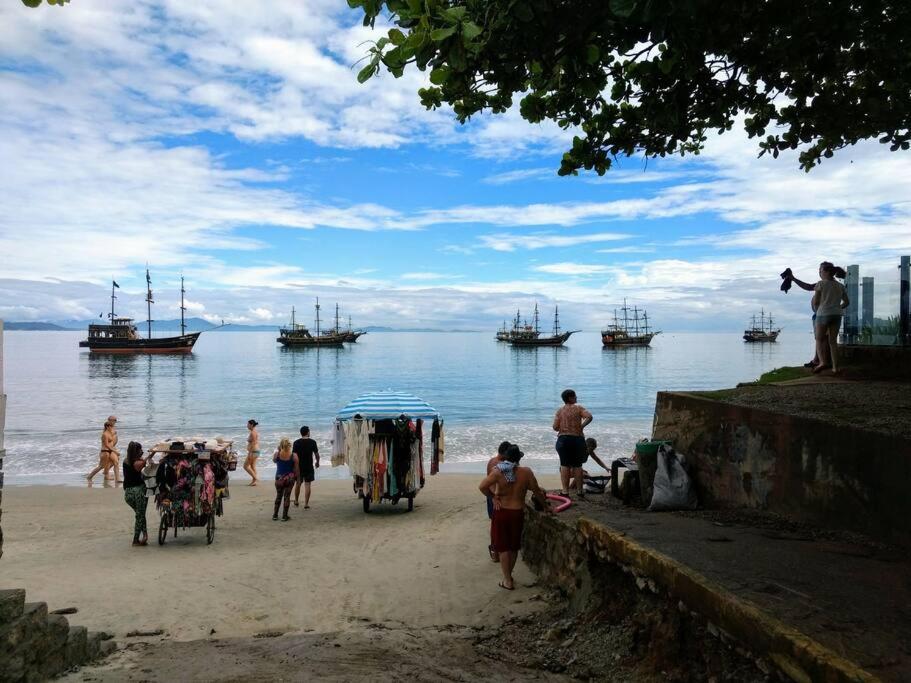 Ótima Suite para 2 pessoas a 2 quadras da praia