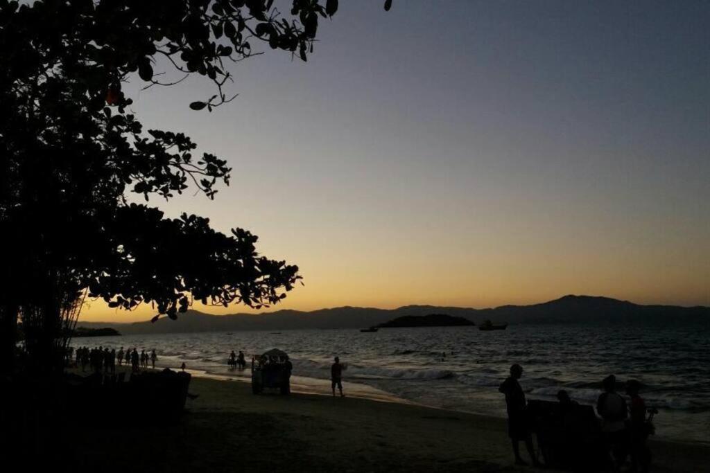 Ótima Suite para 2 pessoas a 2 quadras da praia