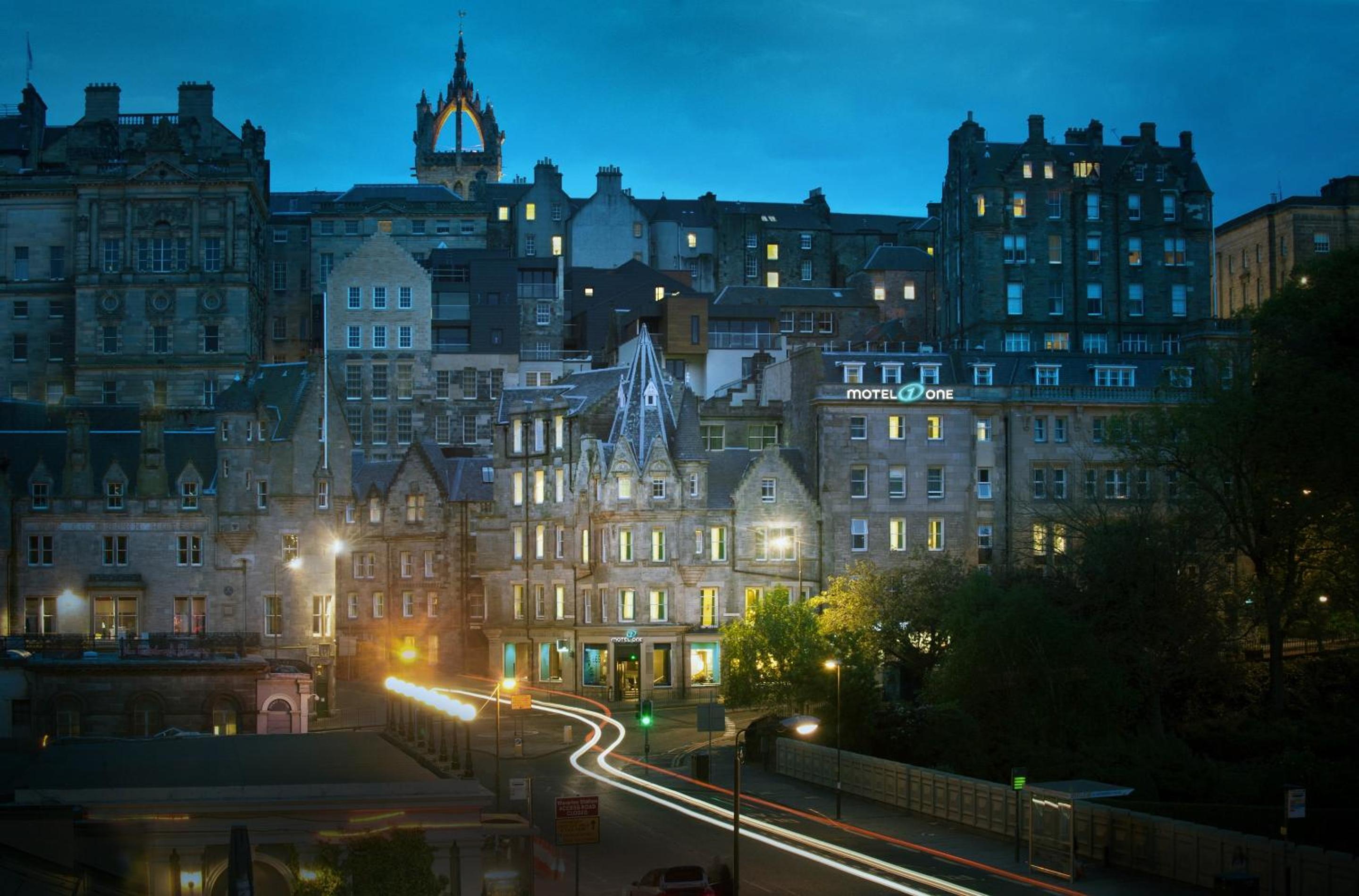 Hotel Motel One Edinburgh-Royal - Image 1