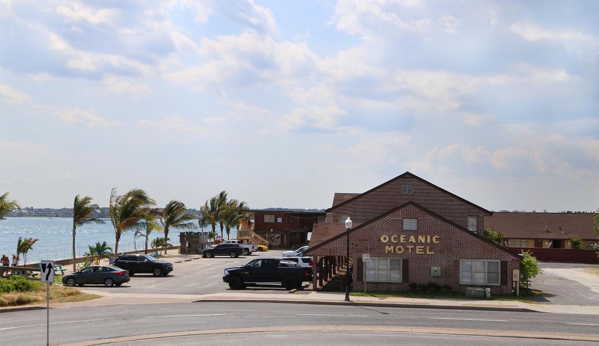 Oceanic Motel