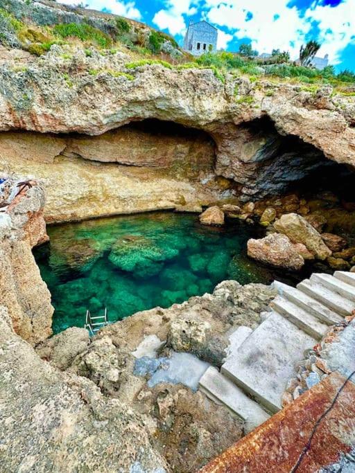 Cliffside Cozy Villa w/ Seaviews