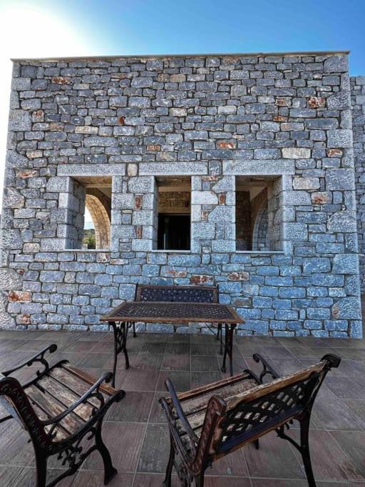 Cliffside Cozy Villa w/ Seaviews