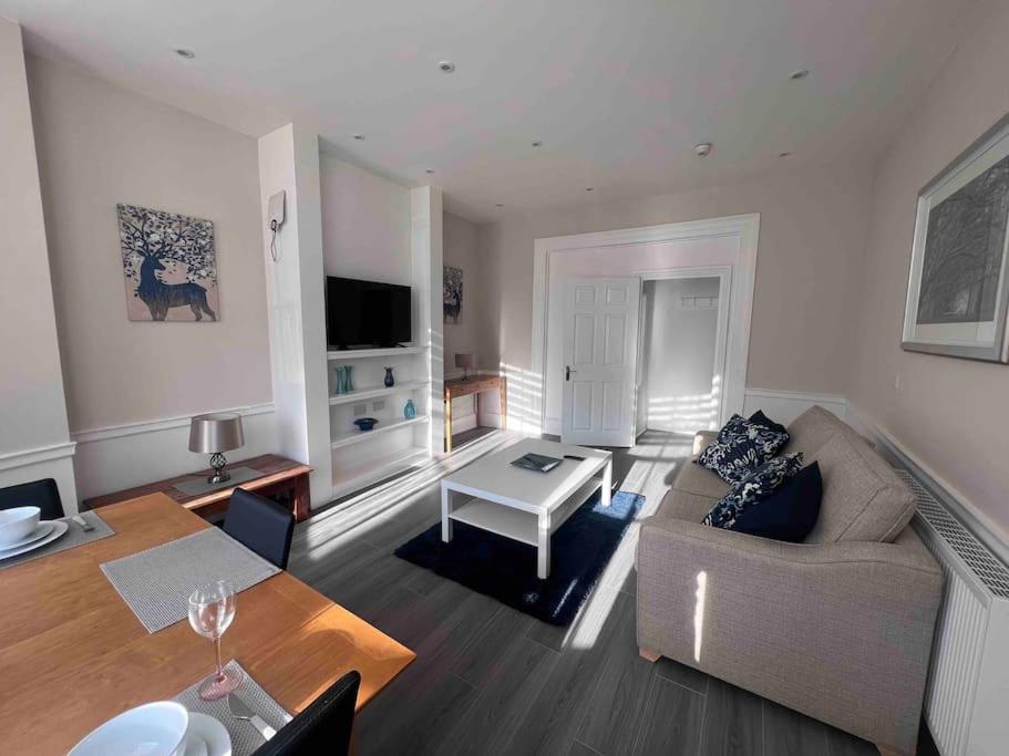 Beautiful flat in city centre view 3