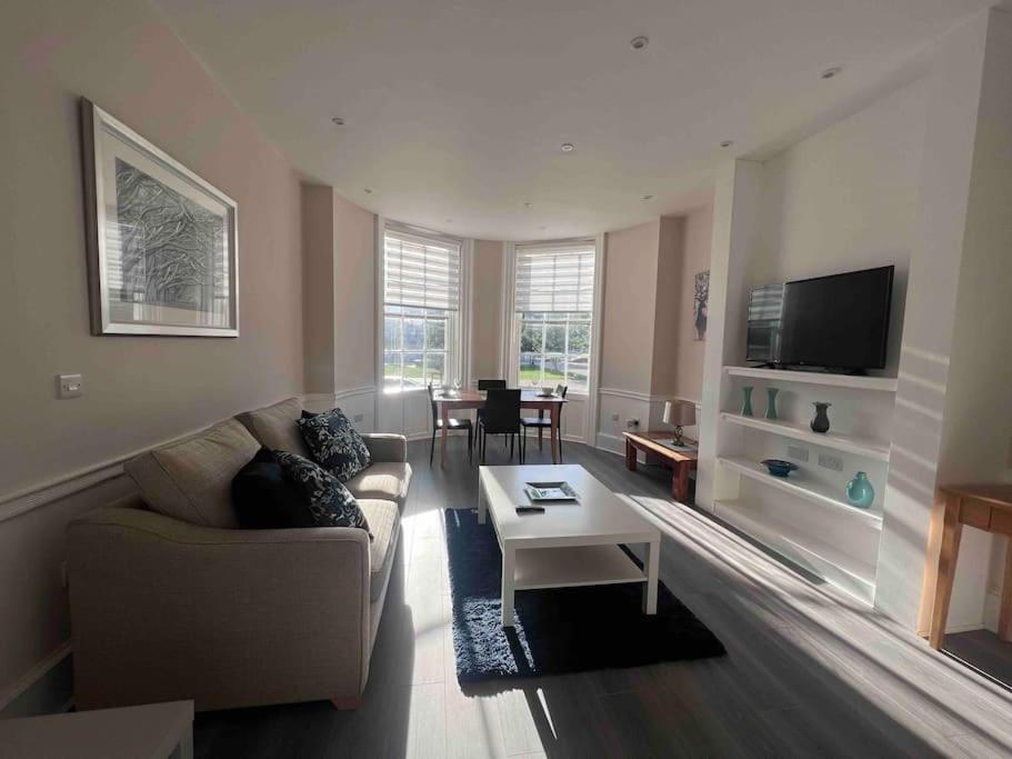 Beautiful flat in city centre view 4