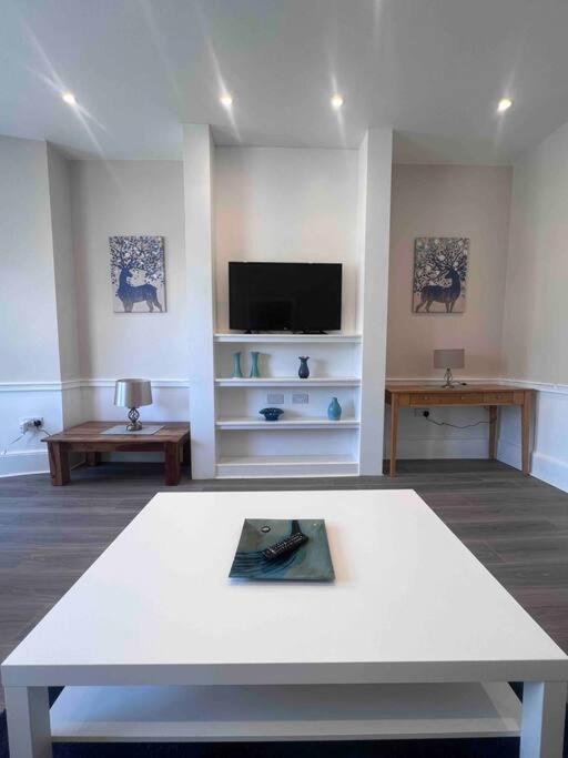 Beautiful flat in city centre view 5