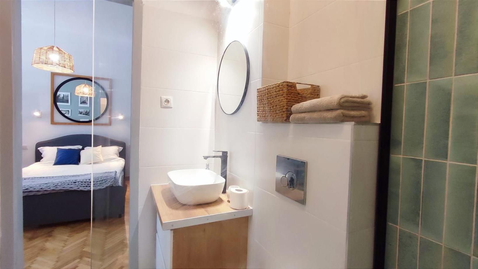 Isac 15 Central Apartment view 4