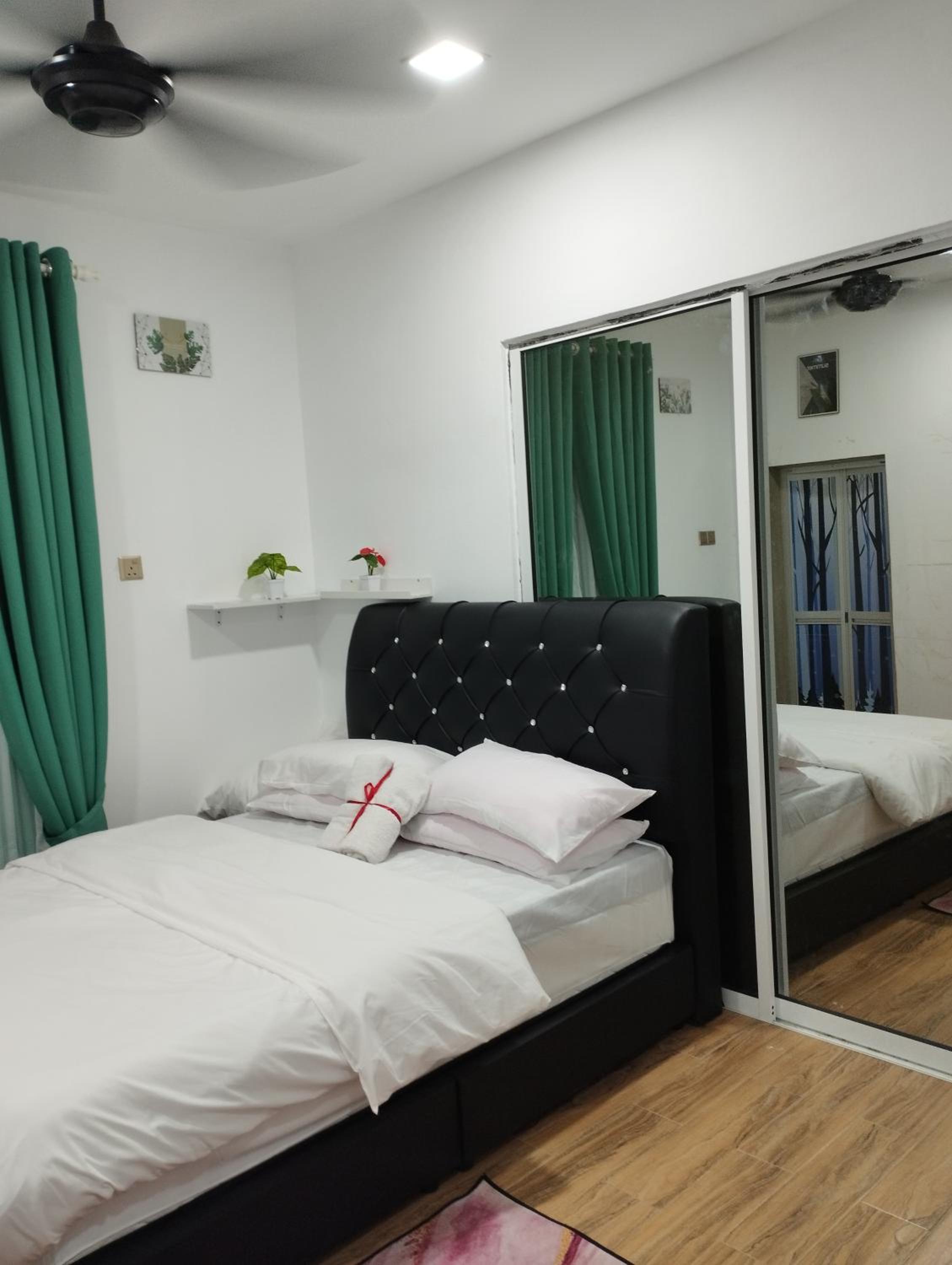 Inap Idaman 6 Queen Bed Near HUSM photo 6