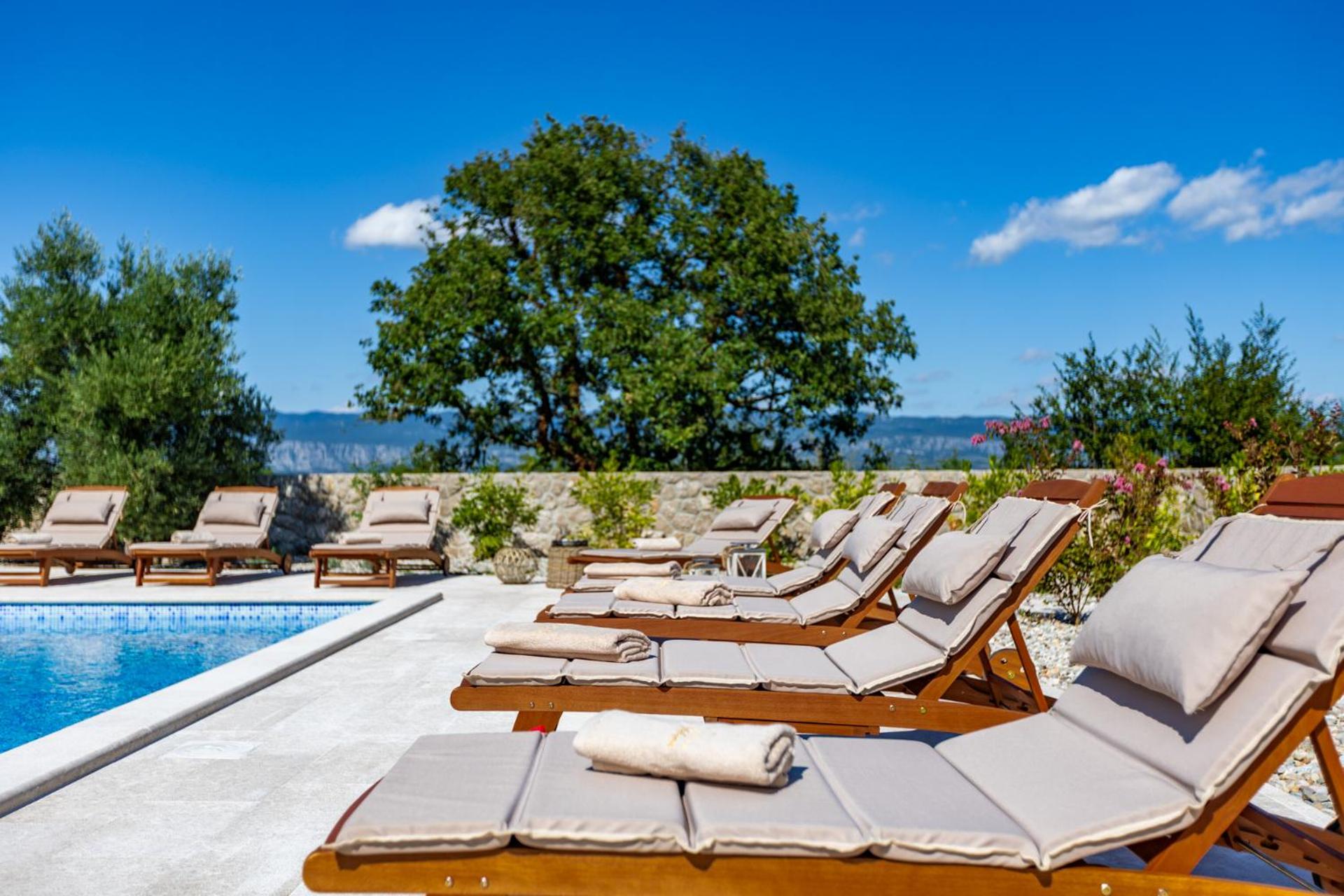 Luxury Villa Glabrova with pool and sauna near the sea on Krk island