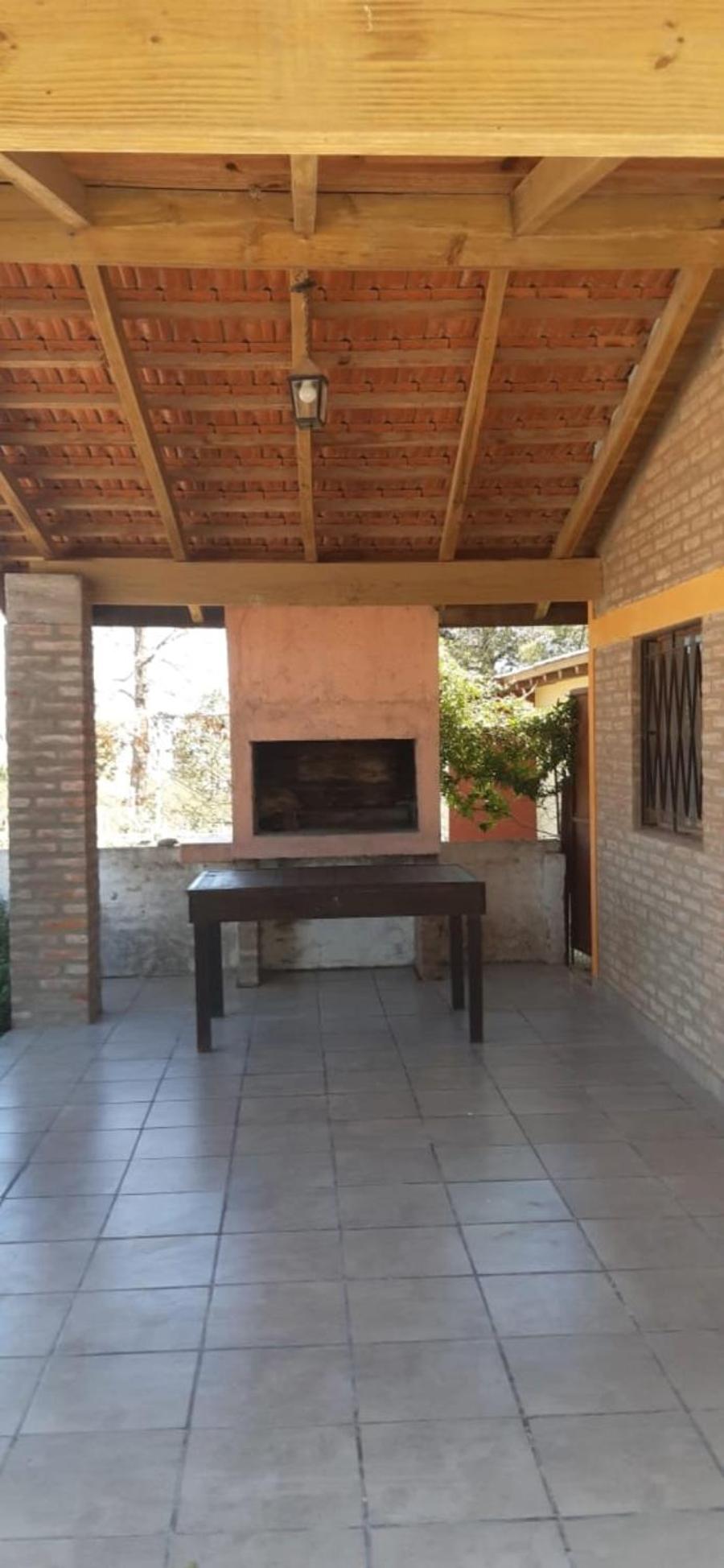 Casas HG-Desayuno sencillo entregado al check in-Pileta normal y climatizada en predio a 5 minutos en auto-Acepta mascotas bajo petición-Cochera para 1 aut