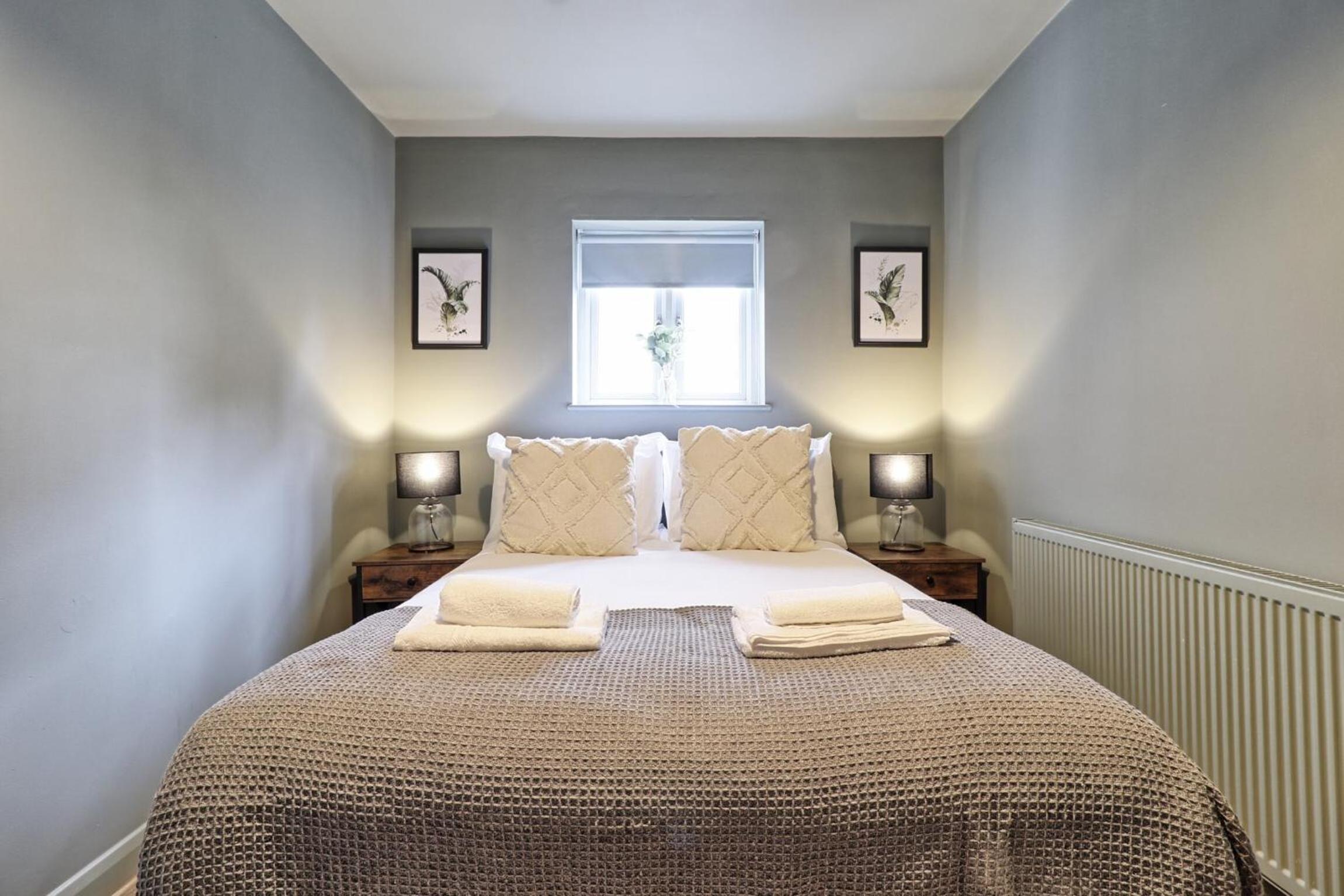 Plush Nest - Charming One-Bedroom Flat - Southend Stays view 3
