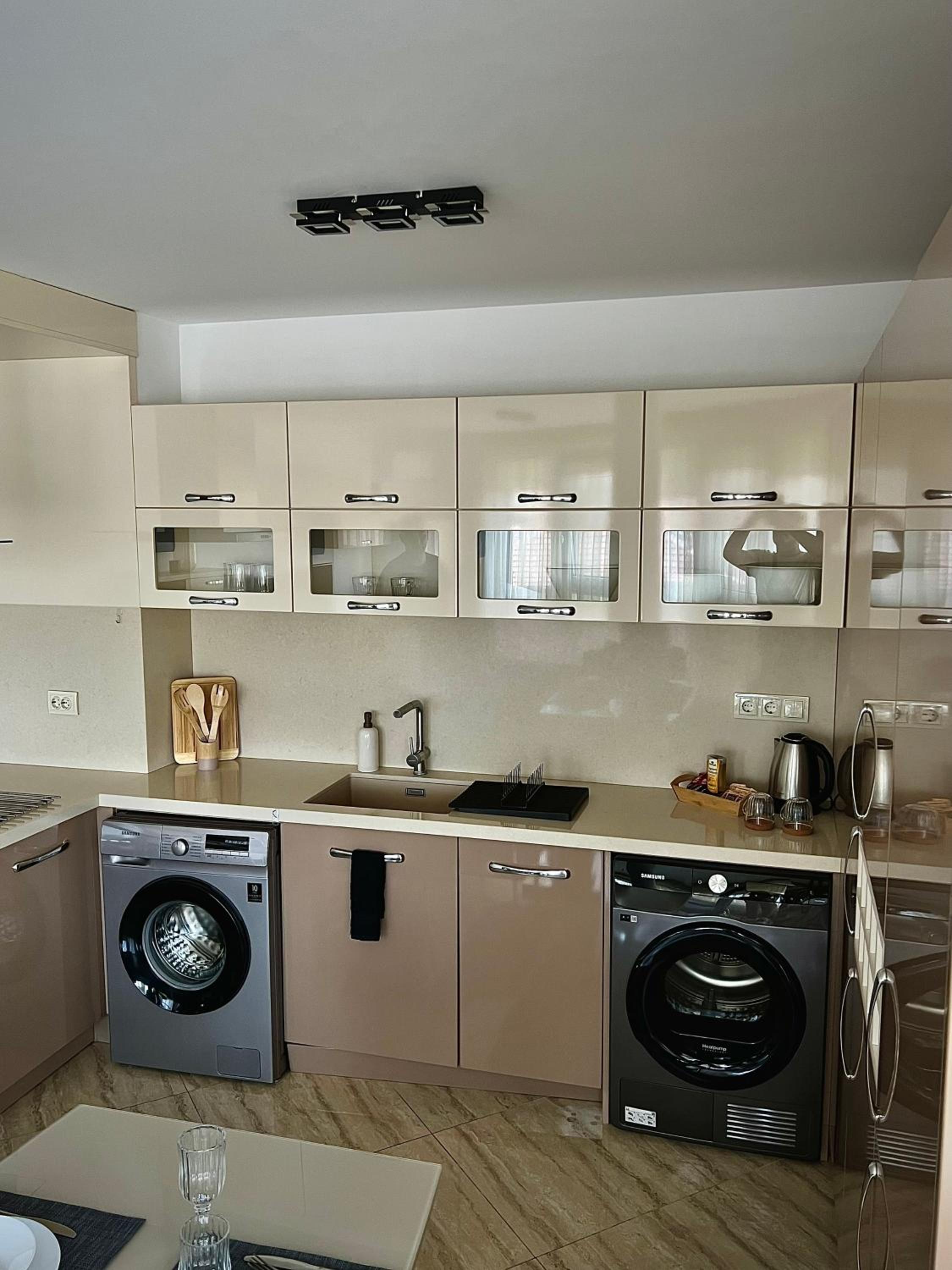 Ultra Lux Apartment Free Underground Secure Parking