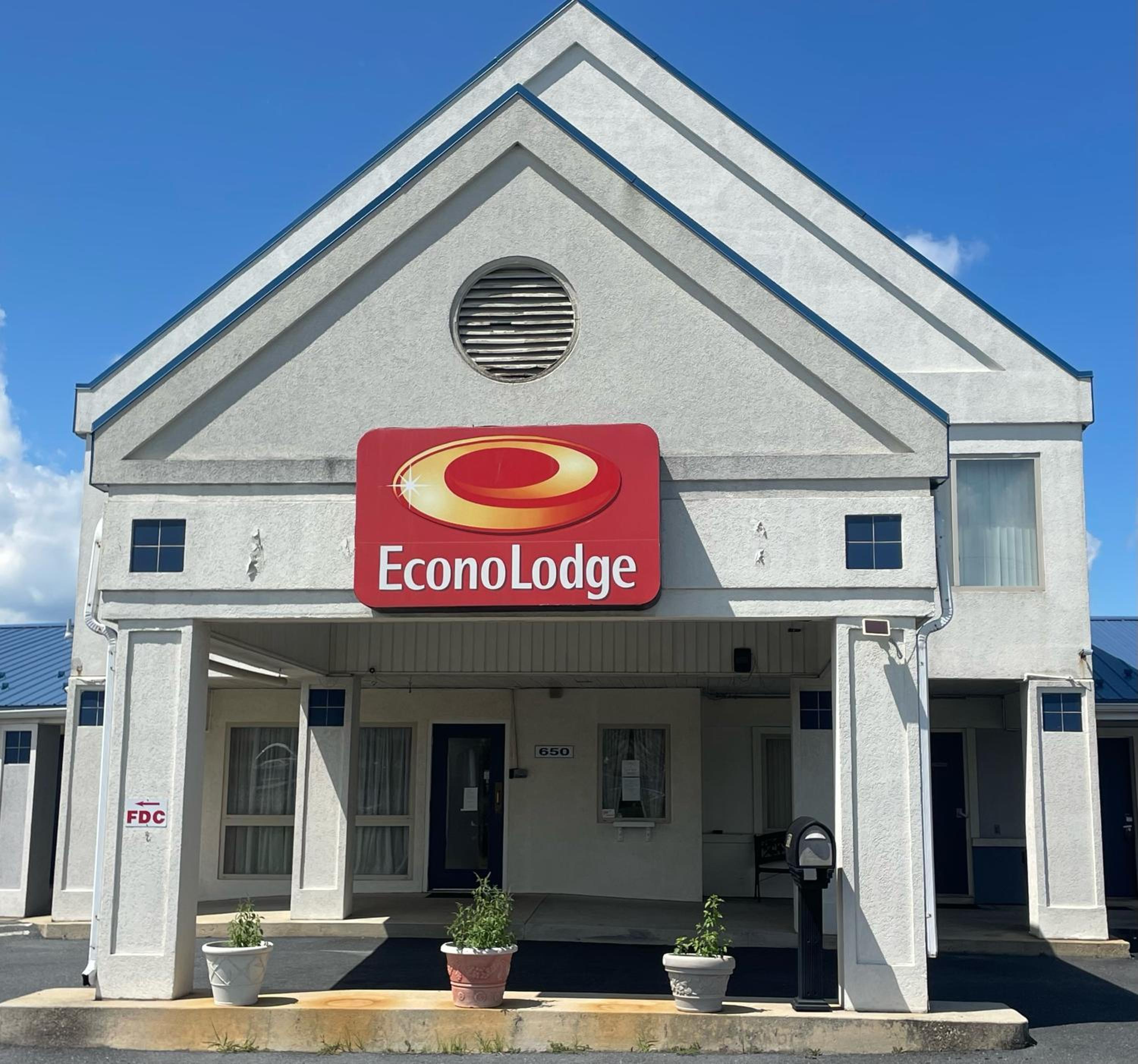 Hotel Econo Lodge - Image 1