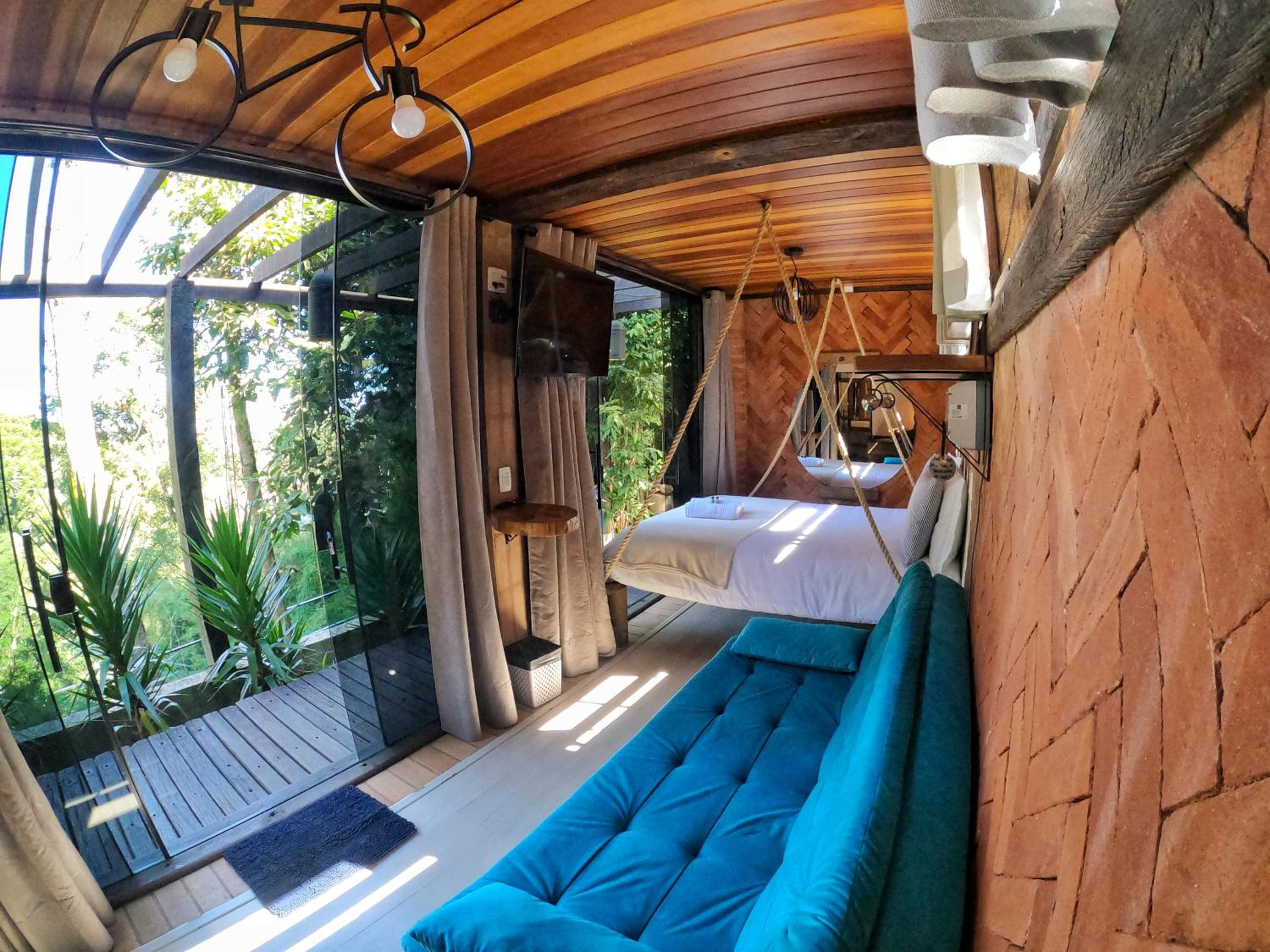 Casa Container 80 - Suítes privativas e sofisticadas integradas à natureza