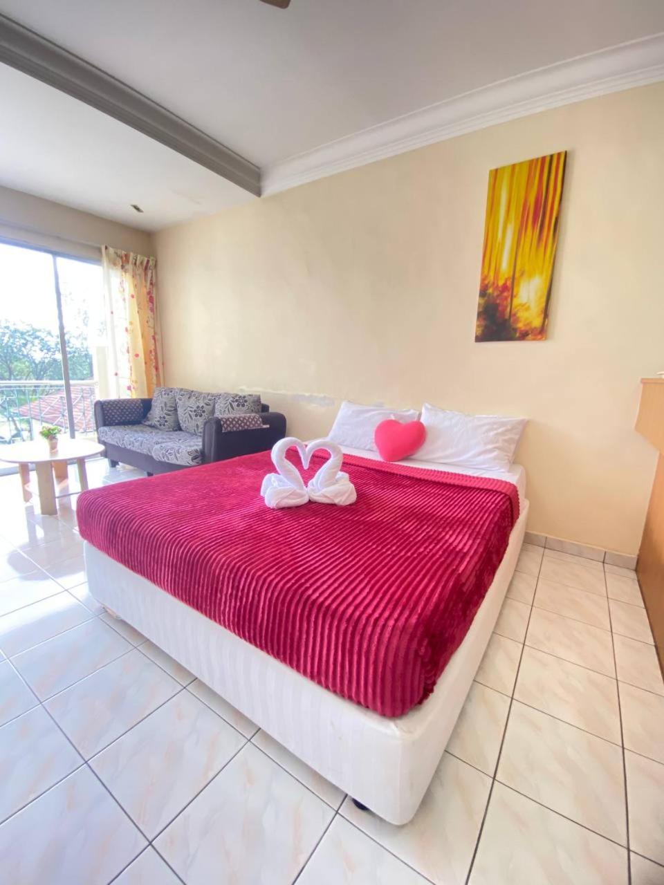 Teluk Batik Holiday Apartment