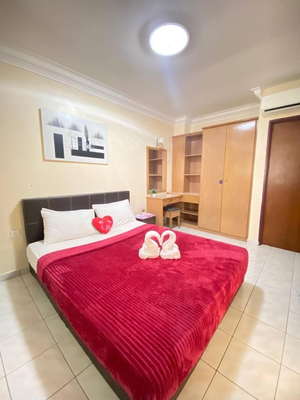 Teluk Batik Holiday Apartment