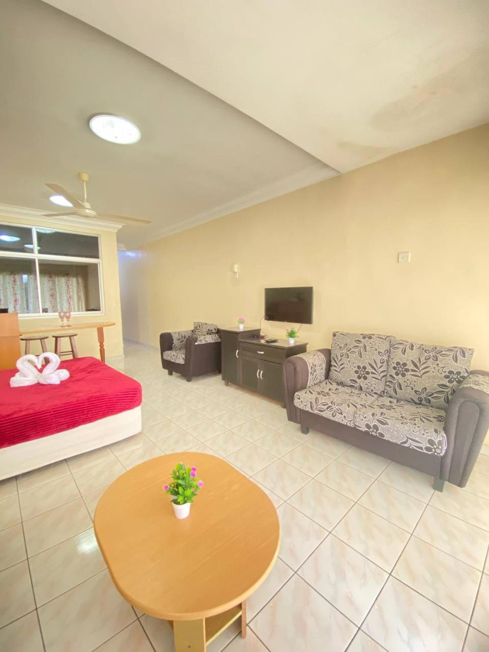 Teluk Batik Holiday Apartment
