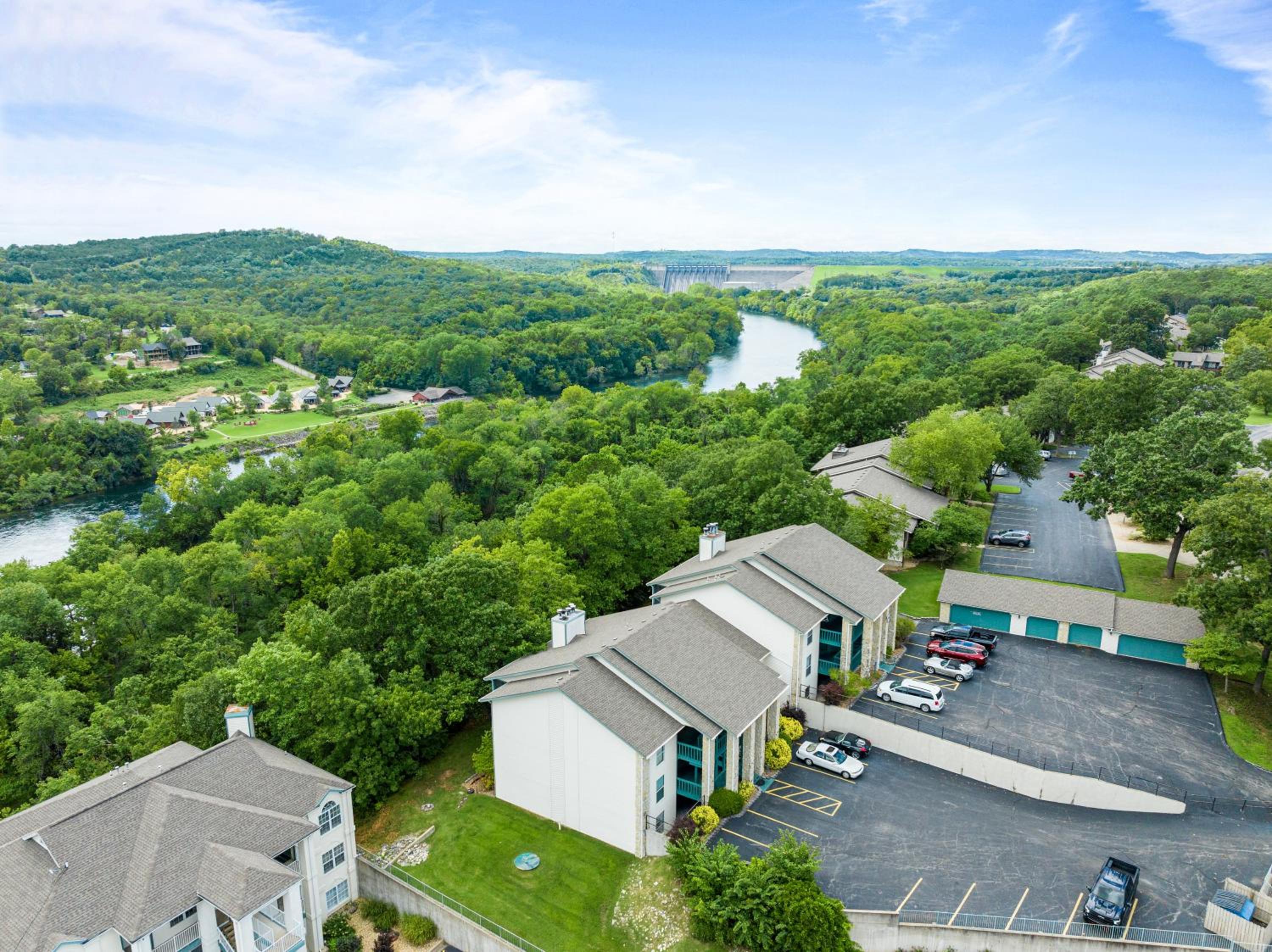 PR31-1 -Bluffs Oasis view 3