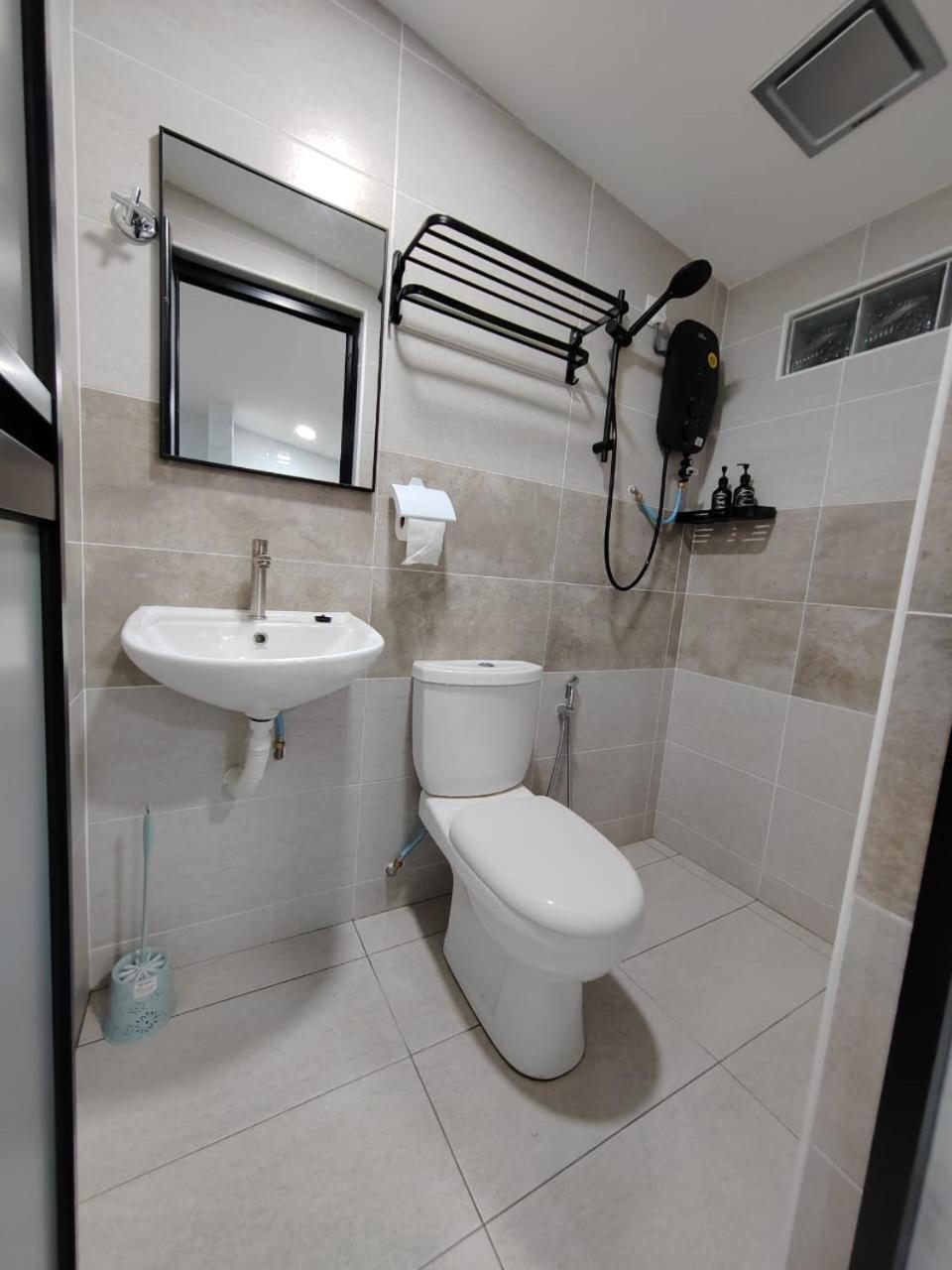 Kuantan Town Staycation 2R2B@HTAA #Netflix photo 8