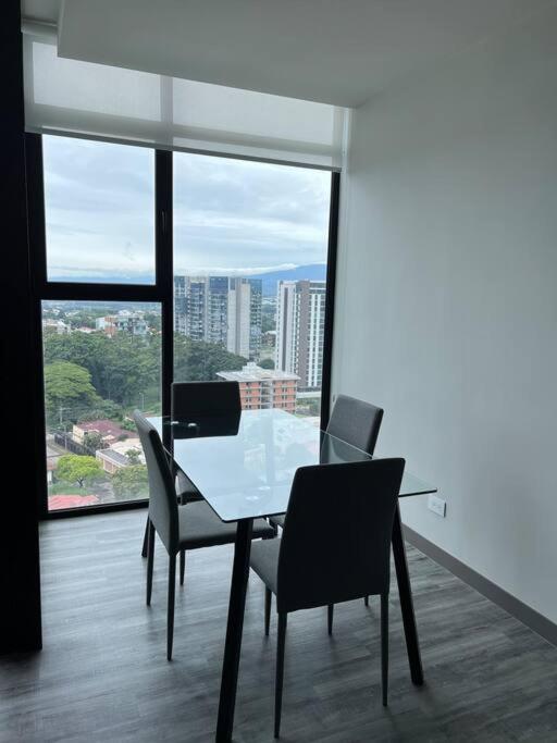 Panoramic view apt with A/C near SJO Airport & Stadium, Cosmopolitan Tower