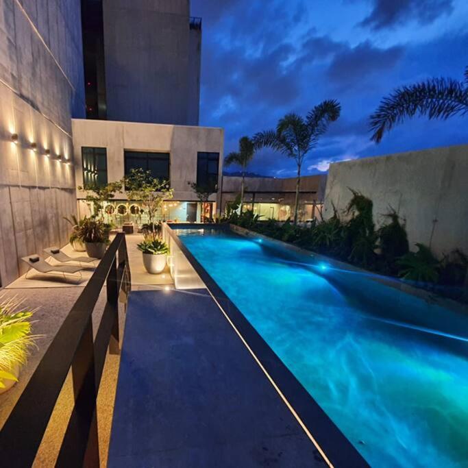 Panoramic view apt with A/C near SJO Airport & Stadium, Cosmopolitan Tower