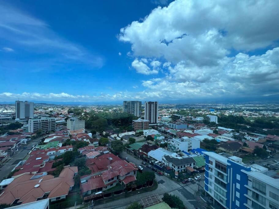 Panoramic view apt with A/C near SJO Airport & Stadium, Cosmopolitan Tower