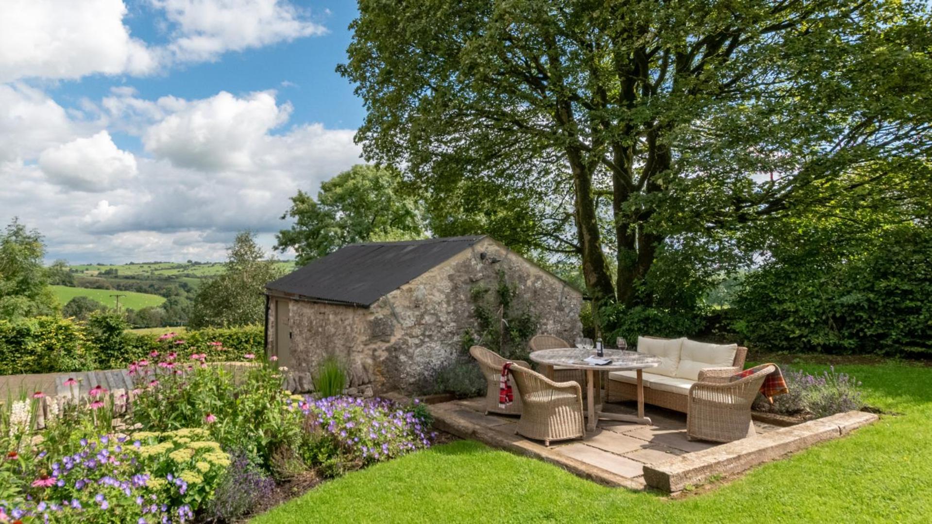 3 Bed in Grange Mill oc-dcspr