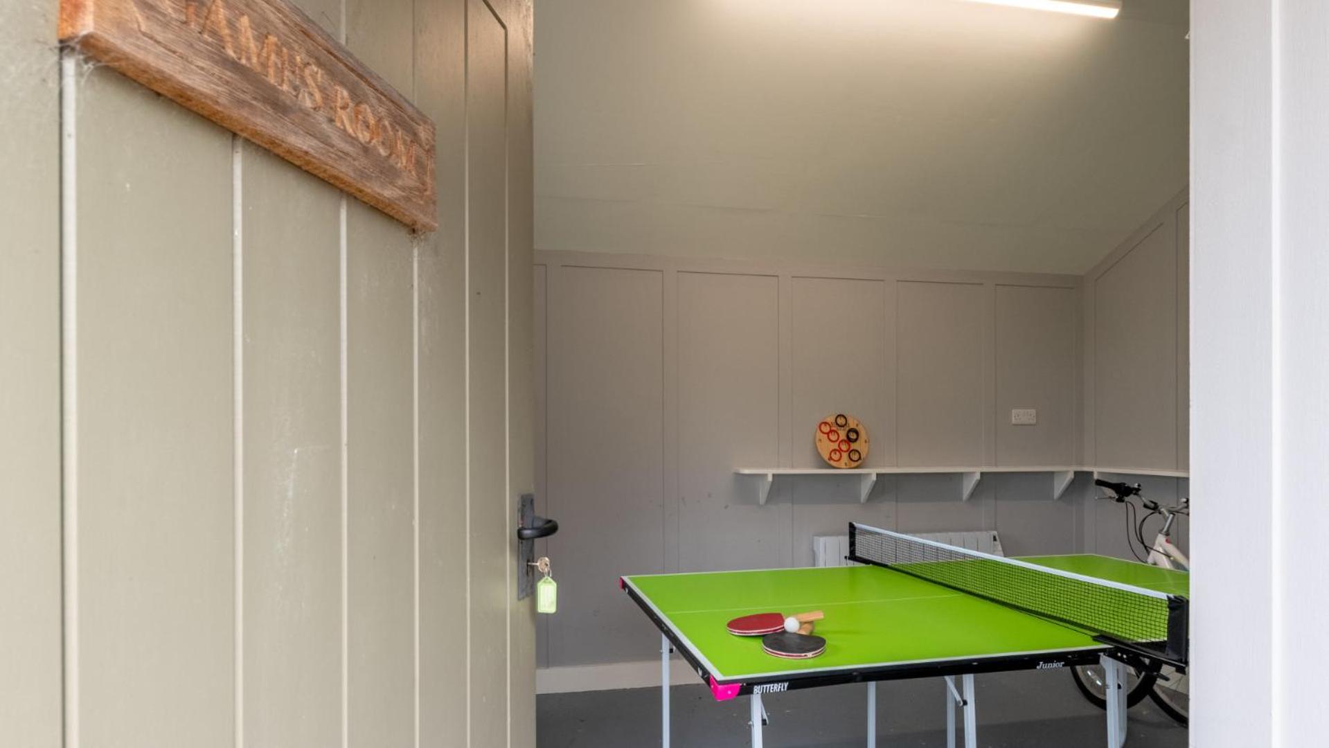 3 Bed in Grange Mill oc-dcspr