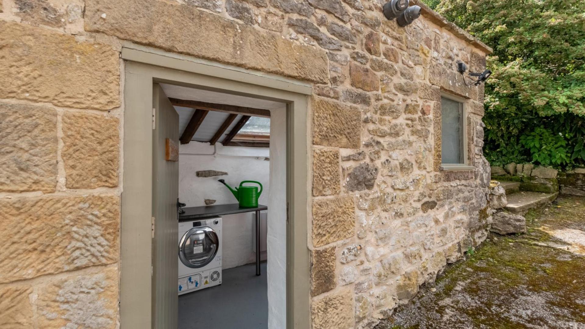 3 Bed in Grange Mill oc-dcspr