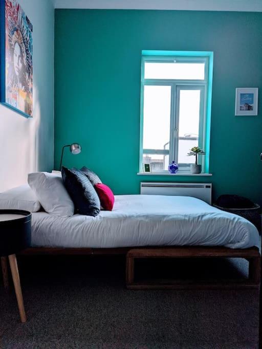 Central Brighton Studio by the Beach view 2