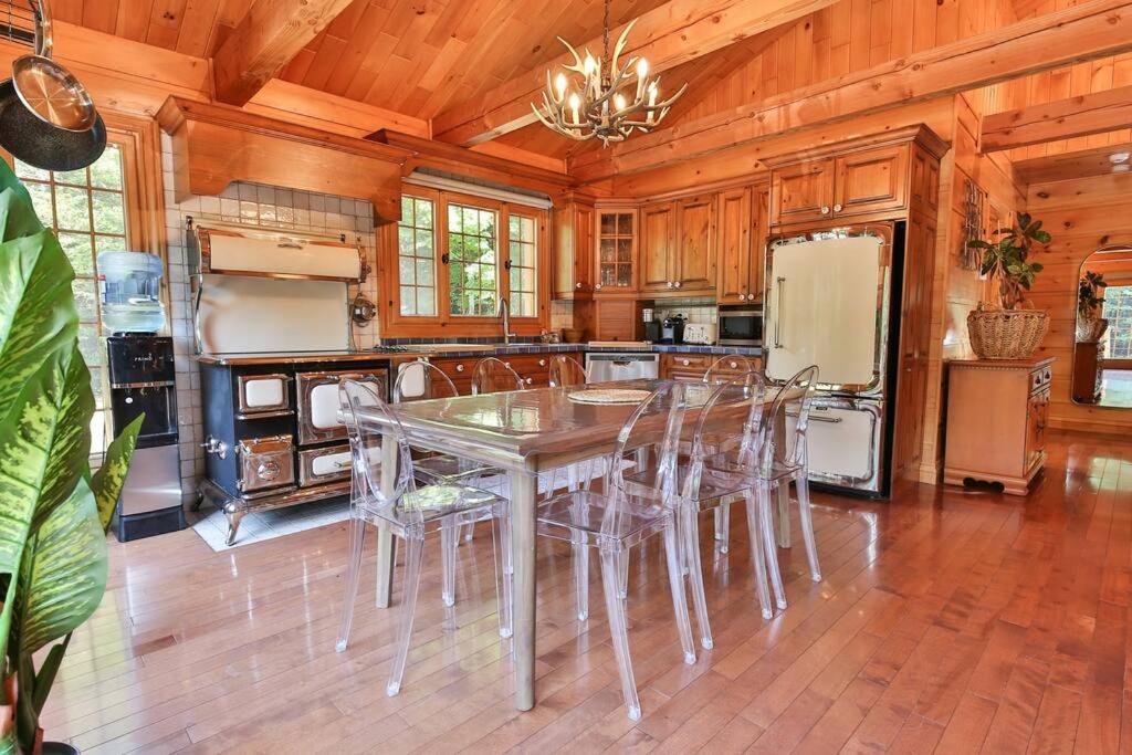 Chalet Le Crépuscule SPA, BILLARD, FOYER, SENTIERS PRIVES