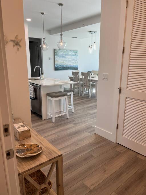 10 Star Luxury Beach Condo-Anchor Oasis view 3