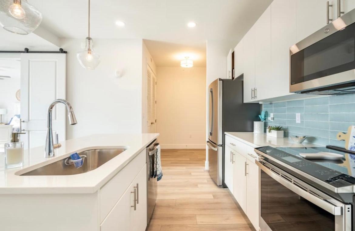10 Star Luxury Beach Condo-Anchor Oasis view 2