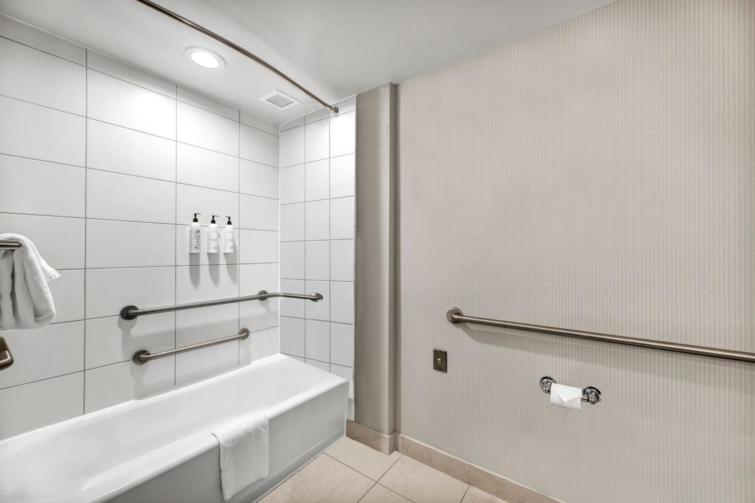 Delta Hotels by Marriott Mount Pleasant - Property Image 12