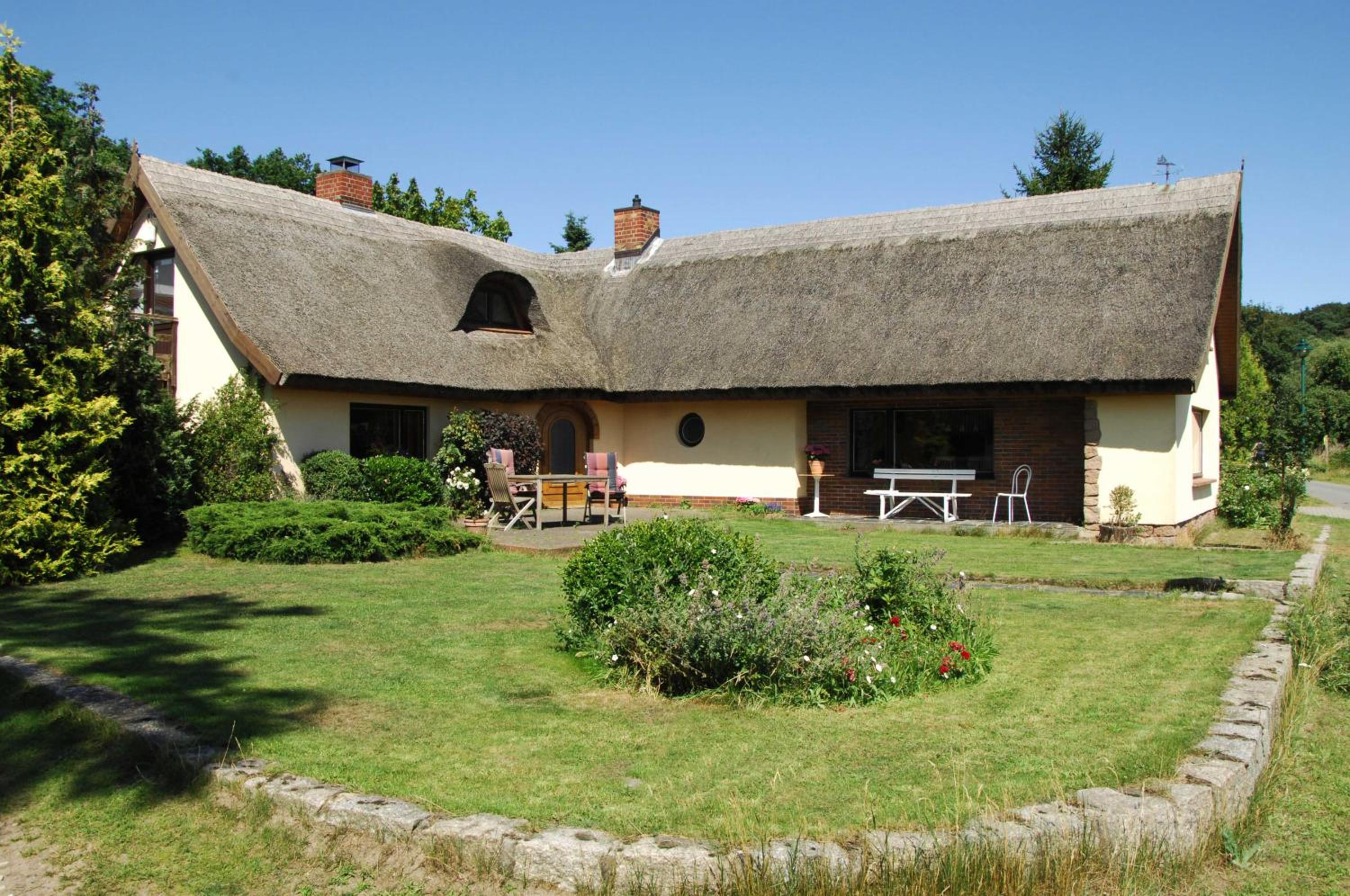 Reeddachhaus mit Seeblick - Ruhe - traumhafter Lage am Selliner See