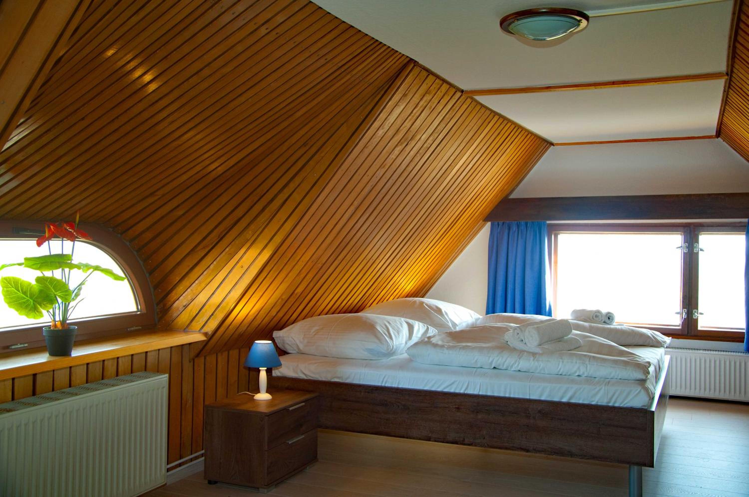 Reeddachhaus mit Seeblick - Ruhe - traumhafter Lage am Selliner See
