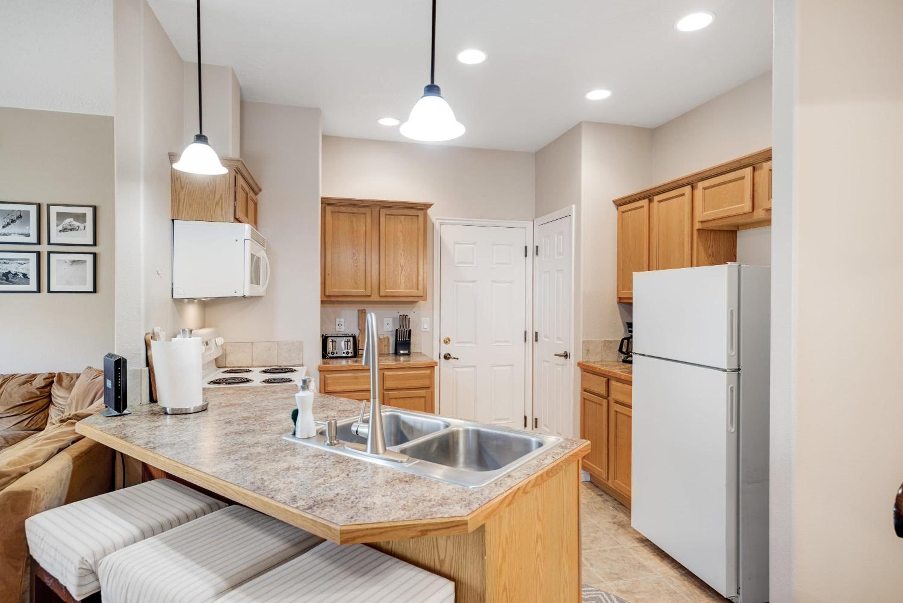 Near Tamarack AC Kitchen TV Washer Dryer view 2