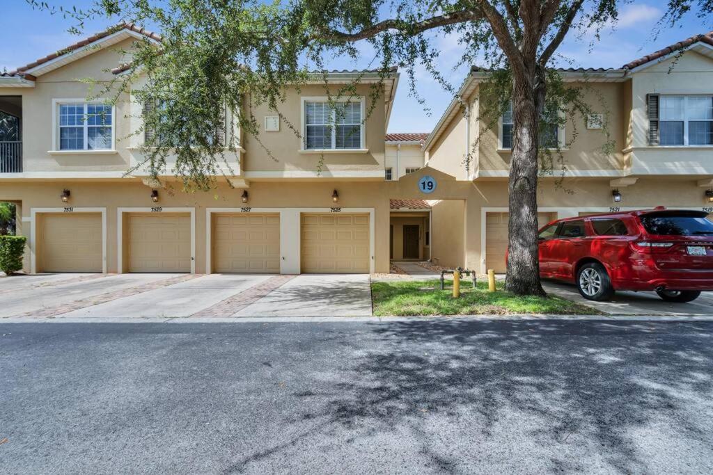 Pool, Family-friendly - World Class, Modern Home