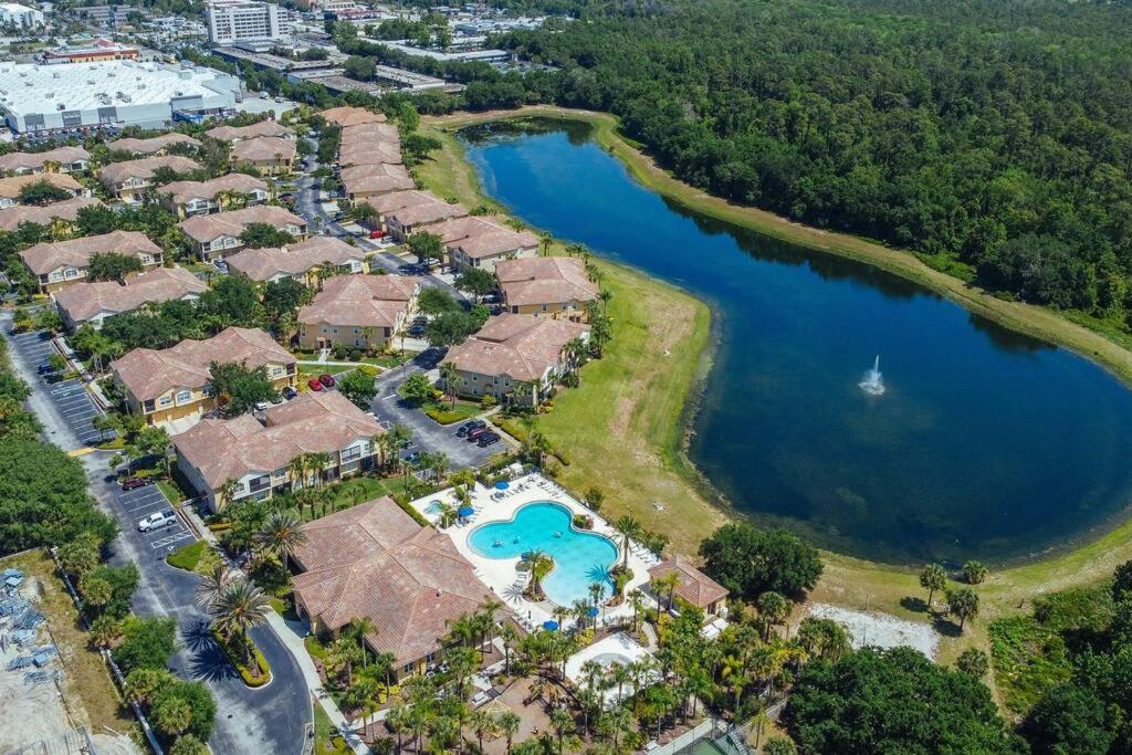 Pool, Family-friendly - World Class, Modern Home
