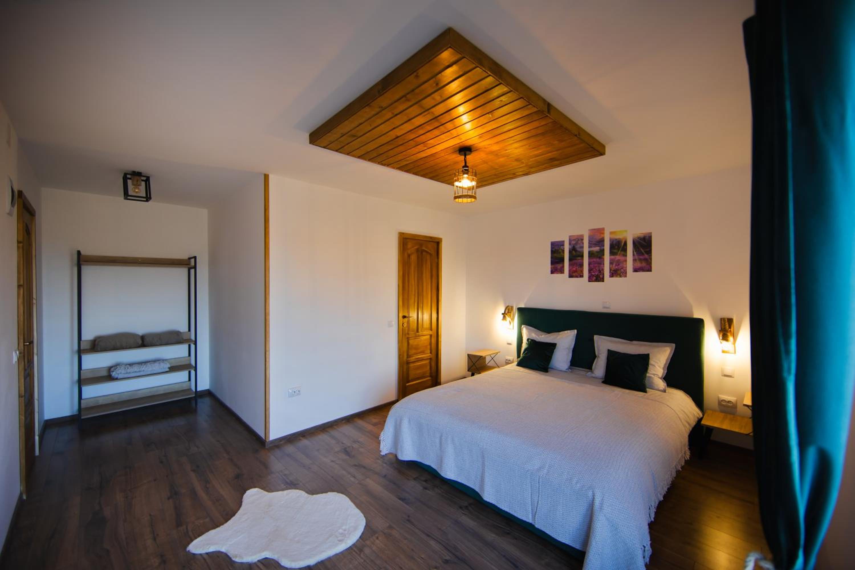 Infinity Cabin
