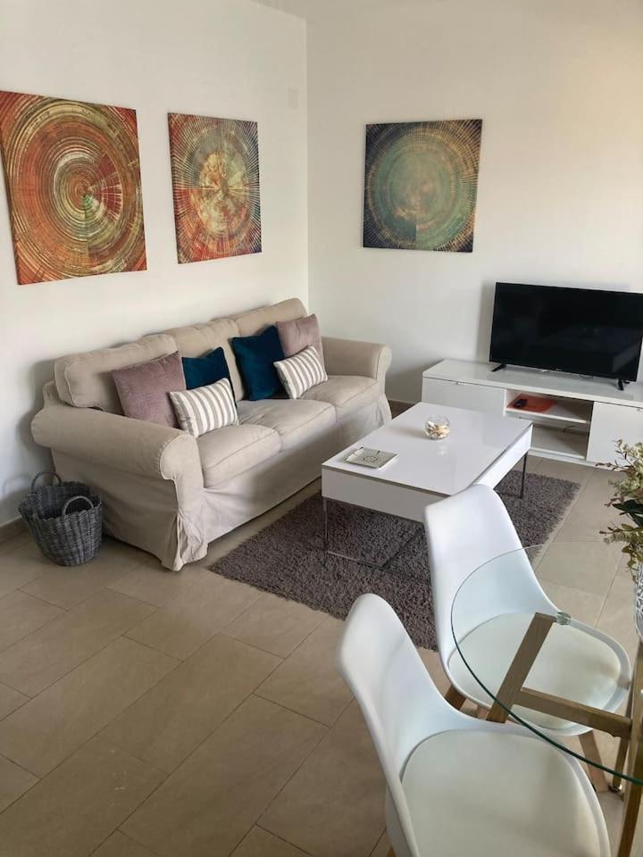 Apartamento primera línea de playa con piscina
